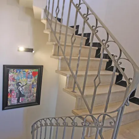 Apartment Spacieux Avec 3 Et Climatisation Au Coeur De - Pasteur